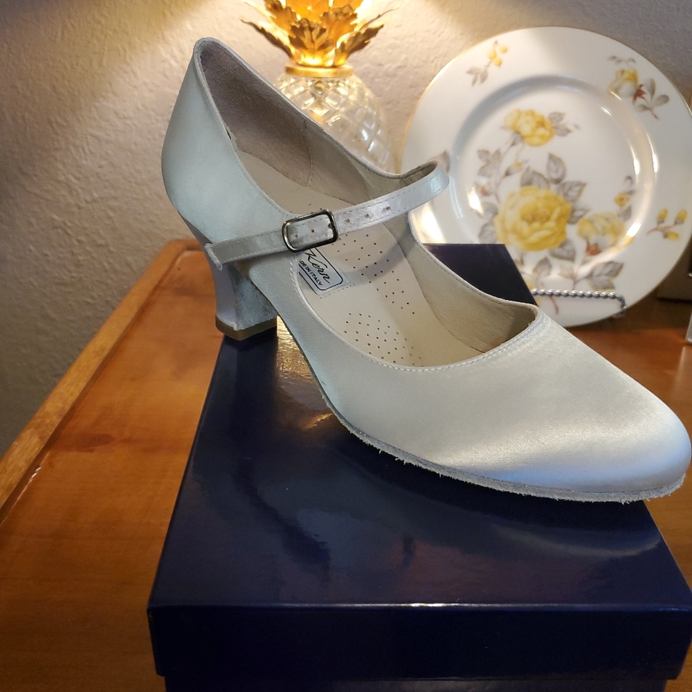 Werner Kern Women Ballroom/ Wedding shoes. Brand new. White. Size US 8M/ UK 5.5.